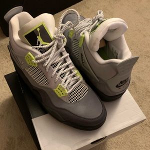 NIB Air Jordan 4 Retro SE
